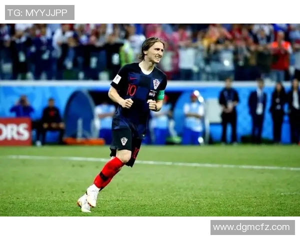 西班牙7号足球明星的传奇之路与辉煌成就揭秘 西班牙7号足球明星的传奇之路与辉煌成就揭秘