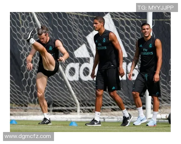 各国足球明星腹肌展示完美身材的魅力与坚持的背后故事 各国足球明星腹肌展示完美身材的魅力与坚持的背后故事