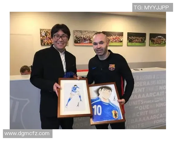 足球明星亲笔签名官方卡热销让你与偶像零距离接触的珍藏品 足球明星亲笔签名官方卡热销让你与偶像零距离接触的珍藏品