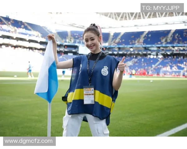 足球明星小辫头女球员的魅力与风采探秘,展现她们的独特风格与场上表现 足球明星小辫头女球员的魅力与风采探秘,展现她们的独特风格与场上表现